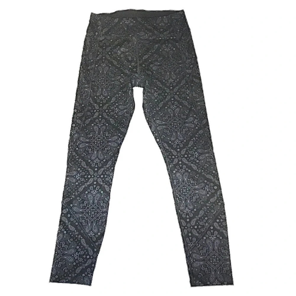 Victoria’s Secret PINK Sport Crop Leggings. NWT. Size Small - Picture 4 of 8
